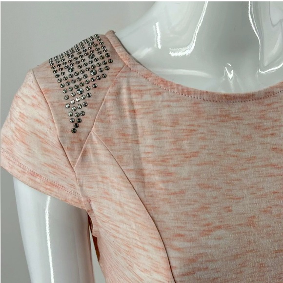 Guess Peplum Top Size M Pink Padded Shoulders Cap Sleeve Studded Shirt Womens - Picture 2 of 8